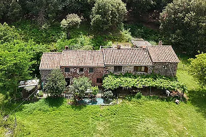 Masia a Santa Pau en el parc natural de la Garrotxa