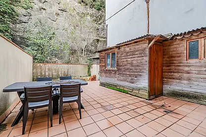 Vous recherchez un appartement dans la capitale de Gérone avec une grande terrasse, un balcon et un grand parking ? Et voilà...