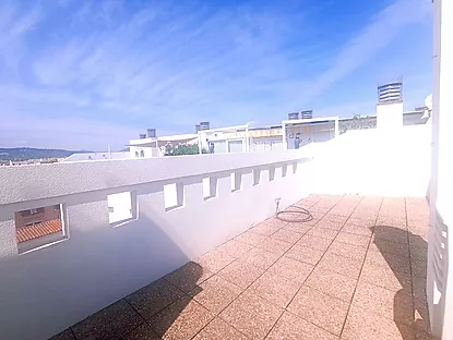 Penthouse exclusif avec terrasse privée sur la Costa Brava.