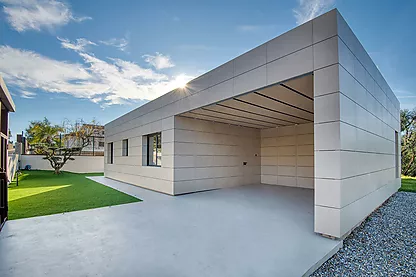 ESPECTACULAR CASA DE DISEÑO EN UNA DE LAS MEJORES ZONA DE LA COSTA BRAVA