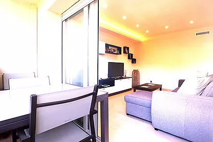 Exclusivo apartamento en segunda línea de mar.