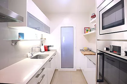 Exclusivo apartamento en segunda línea de mar.